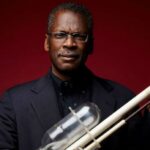 مخترع تفنگ آب پاش