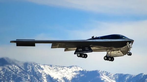 قیمت بمب افکن B2 Spirit